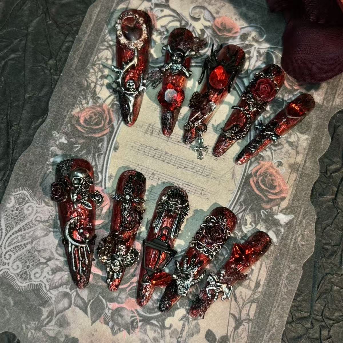 The owner actually took a heavy-duty high-end black and red Gothic bloody dark European and American sweet cool style armor metal exquisite 4.0